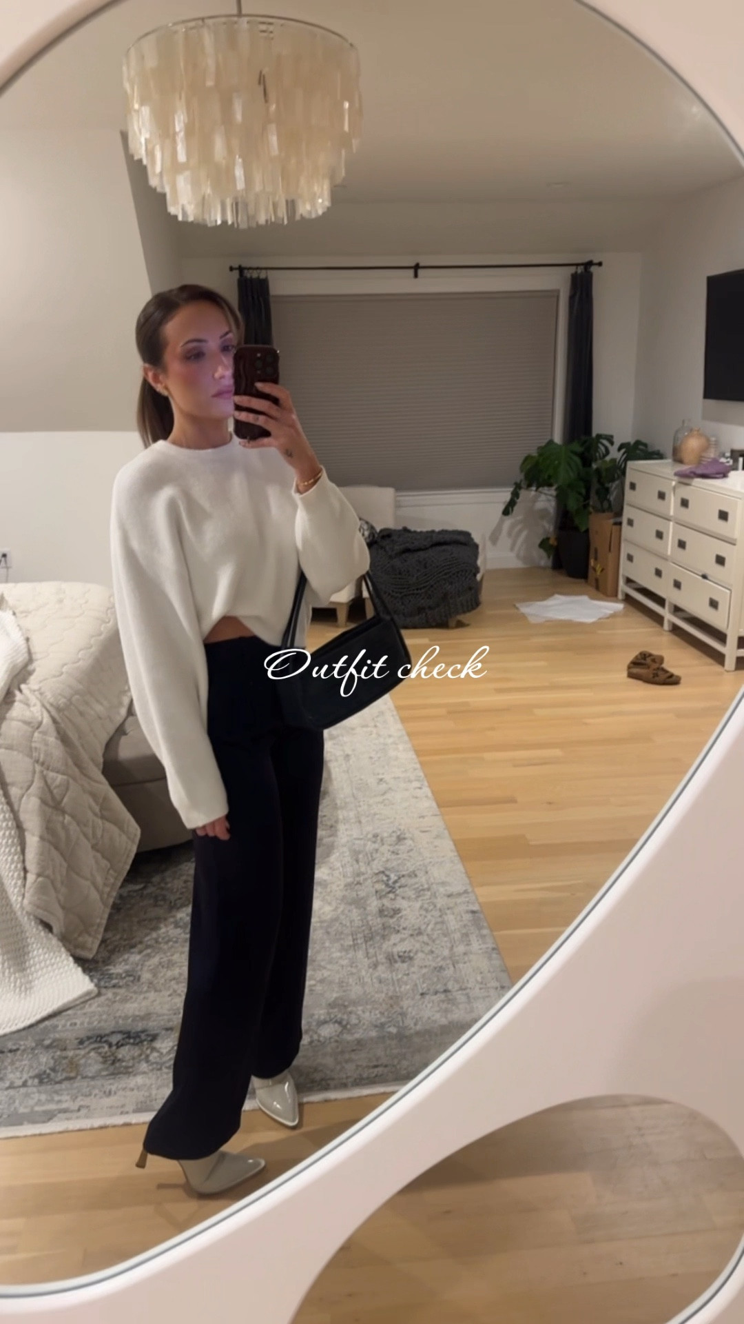 Aritzia satin effortless pants 

#LTKWorkwear #LTKStyleTip