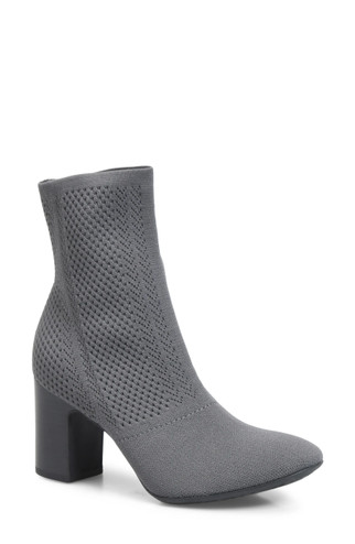 Stylish Comfortable Shoes You Actually Want To Wear The Mom Edit