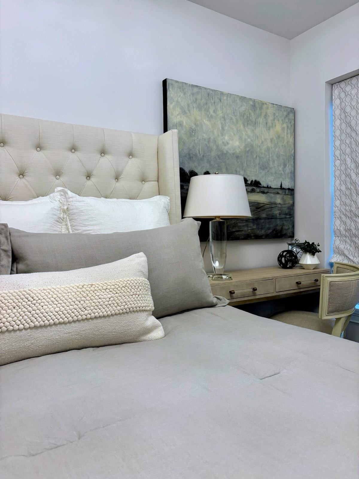 This space is all about balance—soft tones, cozy layers, and just the right touch of elegance. Neutral colors, a statement headboard, and a sleek desk create a harmonious and functional atmosphere.✨

#InteriorDesign #HomeDecor #CozyHome #NeutralPalette #StatementHeadboard #ElegantInteriors #BalancedDesign #SoftTones #InteriorInspo #HomeStyle #LayeredDecor #ChicSpaces #DreamBedroom #SBSDesignsAtl @coteriebrooklyn

#LTKHome #LTKStyleTip