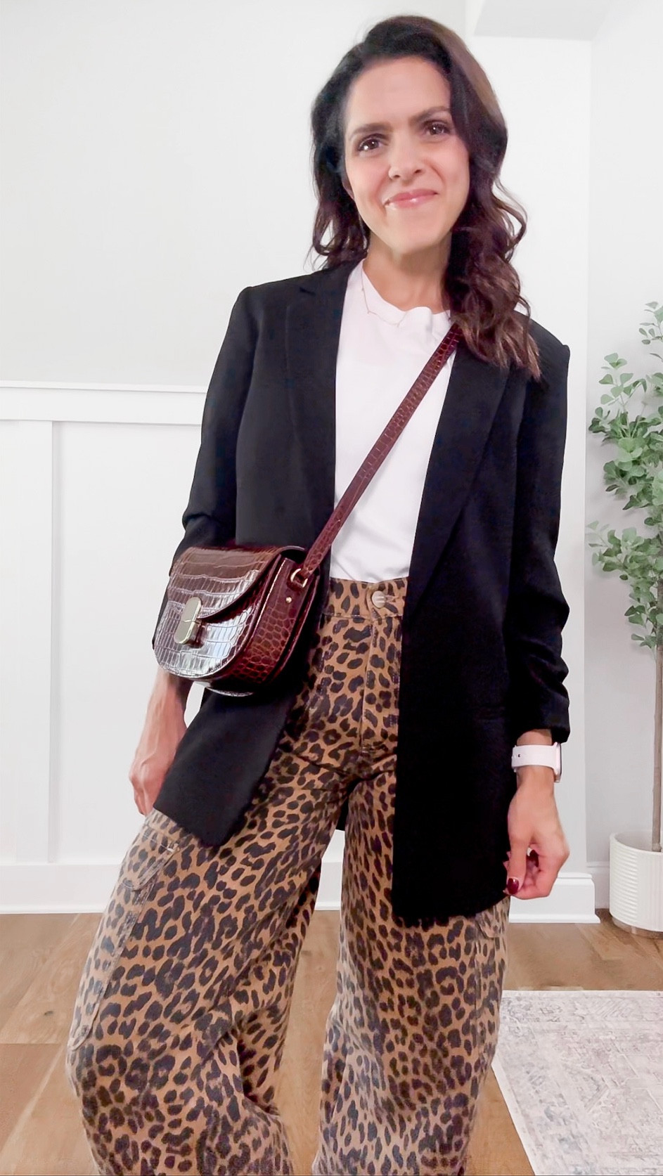 Monthly outfit planner SEPTEMBER: Summer to Fall outfits | leopard jean, white tee, black blazer, burgundy tote

#summertofall #transitionalstyle #falloutfit #classicstyle #leopardlove


#LTKStyleTip #LTKSeasonal