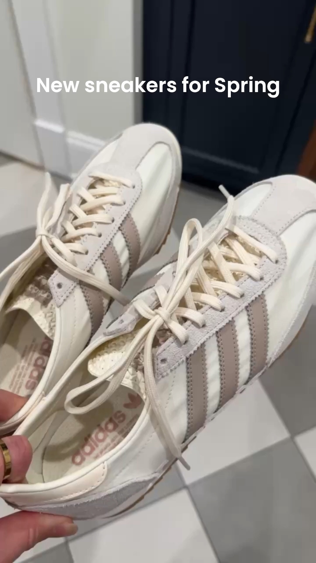 the cutest pair of white sneakers! #adidas #sneakers 

#LTKgrwm #LTKootd