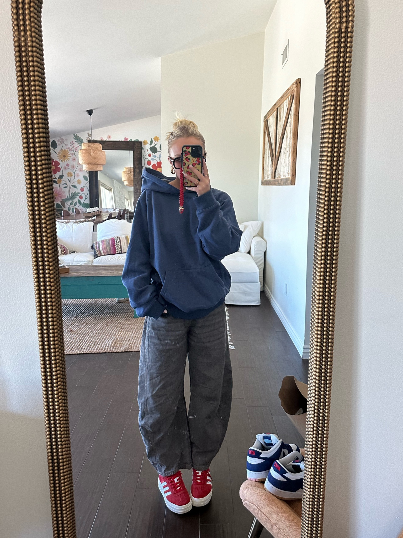 comfy ootd w/ viral barrel jeans

#LTKSeasonal #LTKU #LTKSpringSale