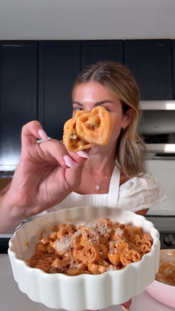 An Italian American Princess staple: pink sauce 👸🏼🍝 featuring my pasta ca-noodle 

#LTKHome #LTKFindsUnder100 #LTKSeasonal