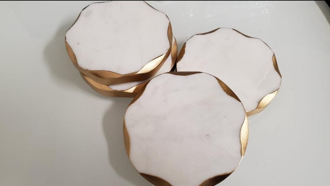 James Scott Marble Coasters - Set of 4 Round Natural Coasters with Gold Edges - Beautiful Gift | Amazon (US)