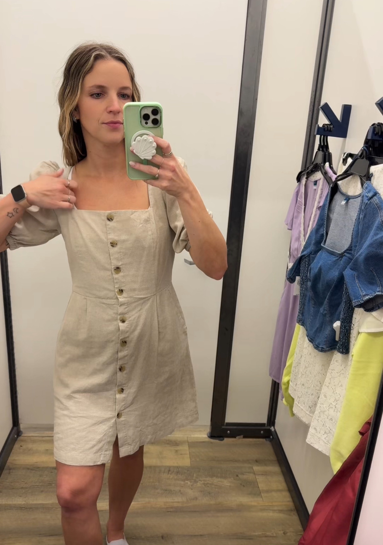 So cute but didn’t work for me 😭
Loved the vibe of this linen dress—the buttons, the puff sleeves, the shape—but the top was too big and kept falling off. Size was fine otherwise, just not built for the itty bitty titty committee 🫠 

 #LTKSeasonal #LTKFindsUnder50 #LTKStyleTip