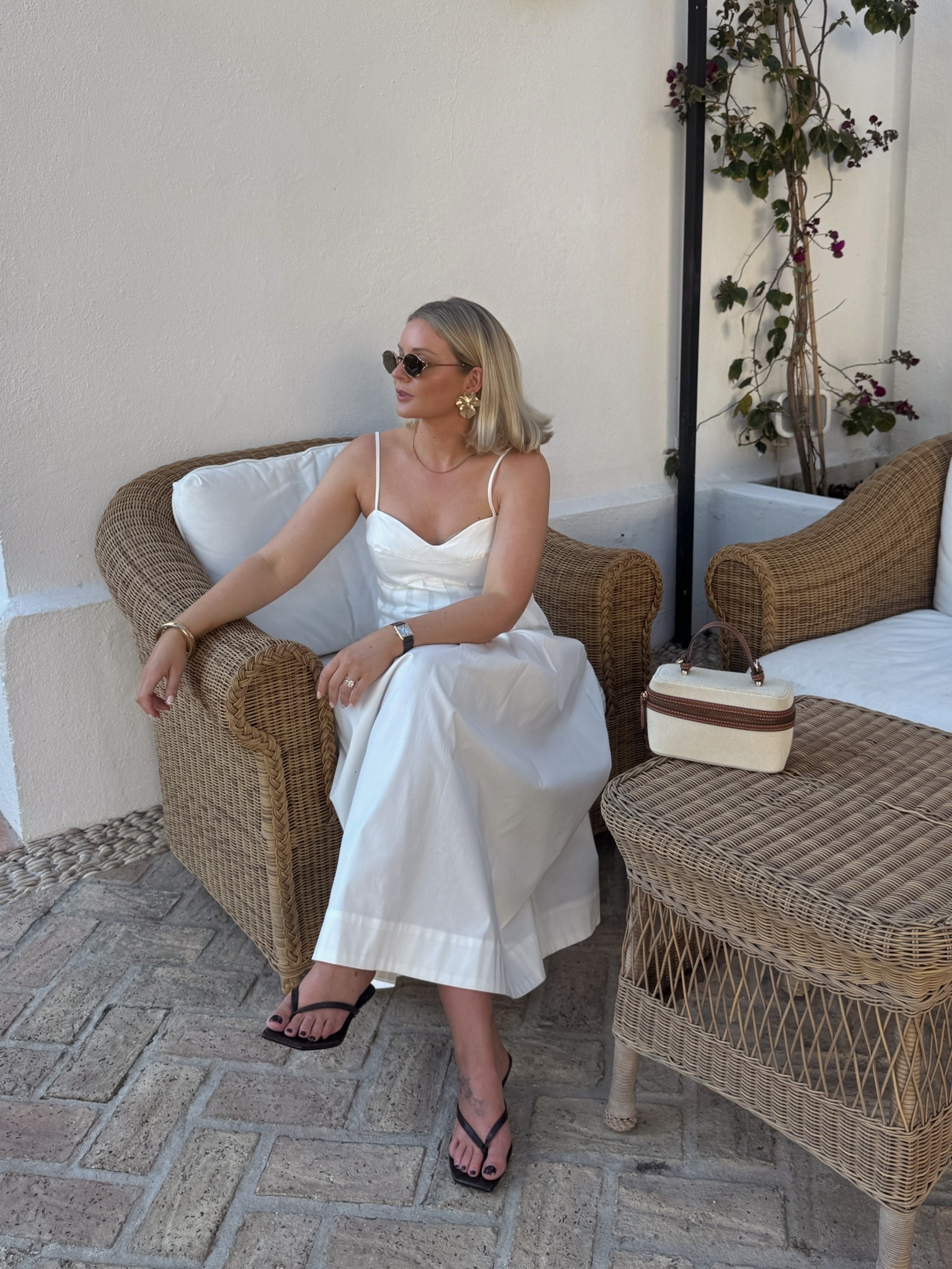 So excited for summer dress season! Wearing a size 10 in this white dress