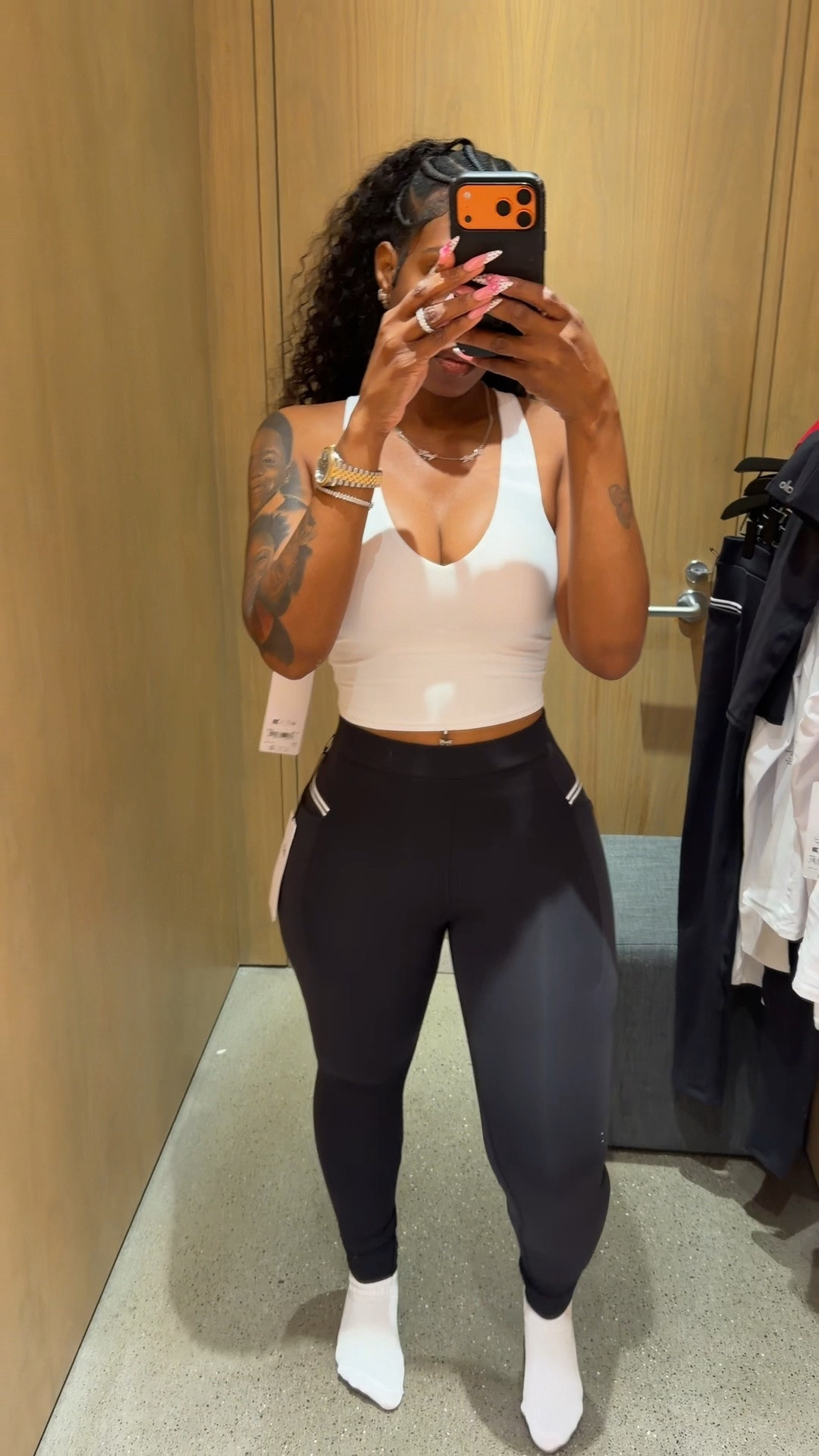 @aloyoga 

🚨Sizes

AIRBRUSH CORSET
FULL ZIP JACKET 
white
medium 


ALOSOFT 1/2 ZIP RAPID PULLOVER 
white
Small

Airbrush Real Bra Tank 
white small 

ALO SOFTSCULPT
PRECISION BRA
Black small

Airbrush fast track bra
Black/white medium

AIRBRUSH DOUBLE
UP 5" SHORT
Black/white medium

AIRBRUSH DOUBLE
UP 5" SHORT
Navy medium 

AIRBRUSH
HIGH-WAIST FAST TRACK LEGGING
Black/white small

7/8 HIGH-WAIST
AIRBRUSH LEGGING
LEGGING AIRBRUSH
À TAILLE HAUTE 7/8
Black small