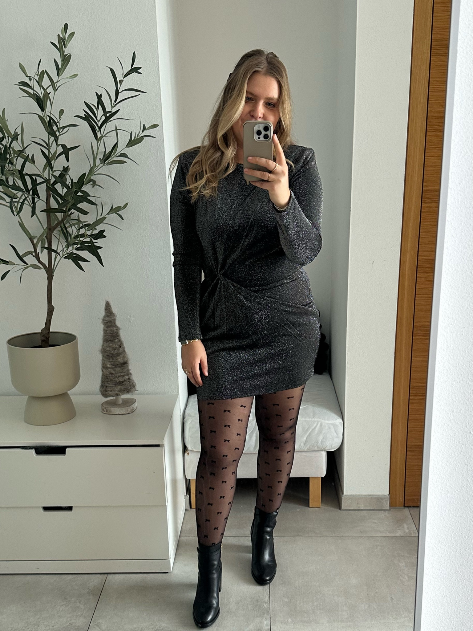 Outfit Festive

#LTKGiftGuide #LTKfindsunder50 #LTKSeasonal