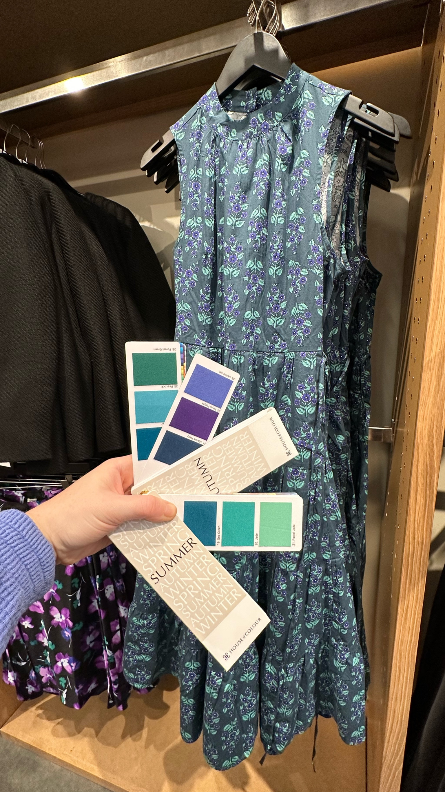 A beautiful dress for both HOC Autumn and HOC summer. 