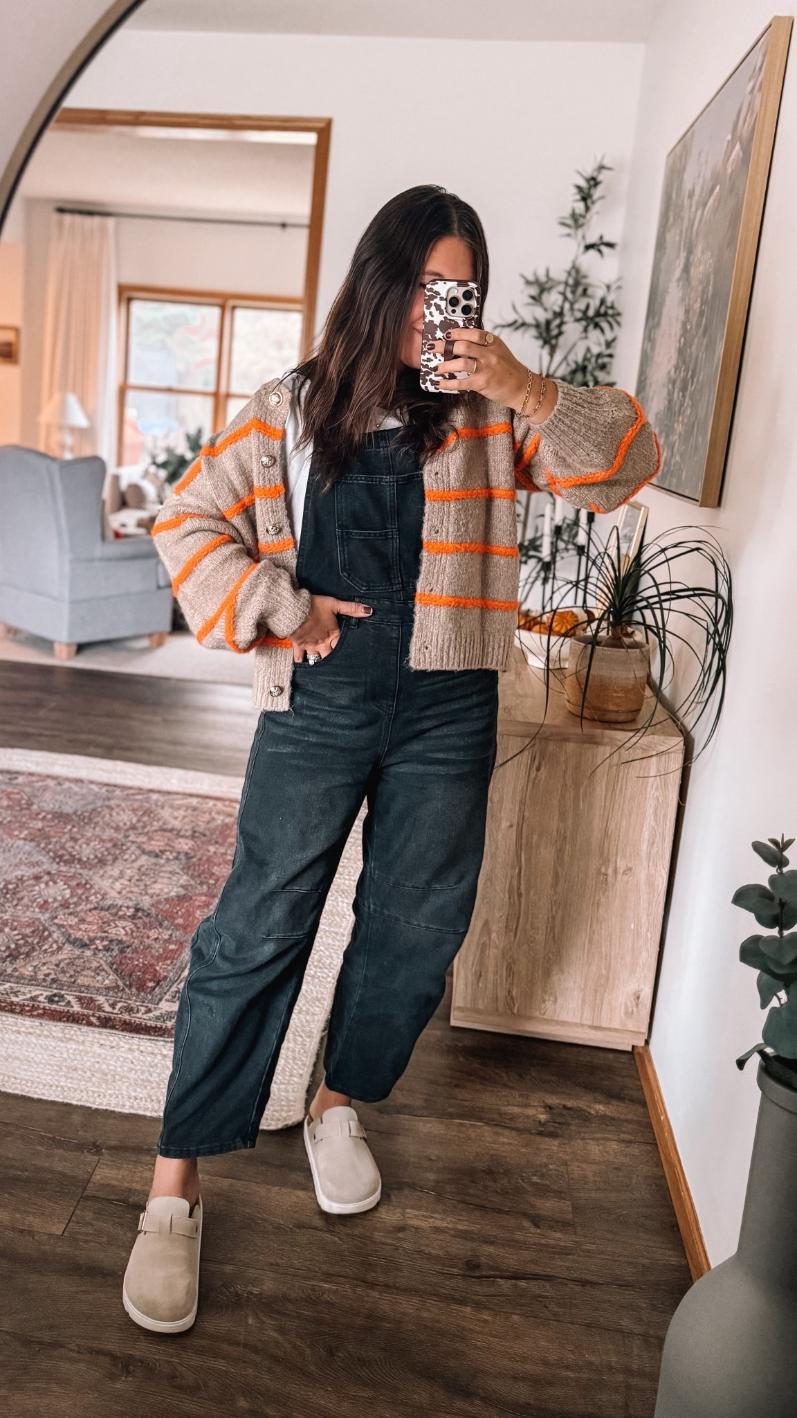 The barrel jean overalls I’m wearing on repeat & the cutest cardigan!

Small overalls & cardigan 
Medium tank 
Clogs fit TTS

Casual thanksgiving day outfit 
Thanksgiving outfit 
Fall outfit 
Thanksgiving outfits 

#LTKHoliday #LTKShoeCrush #LTKFindsUnder50