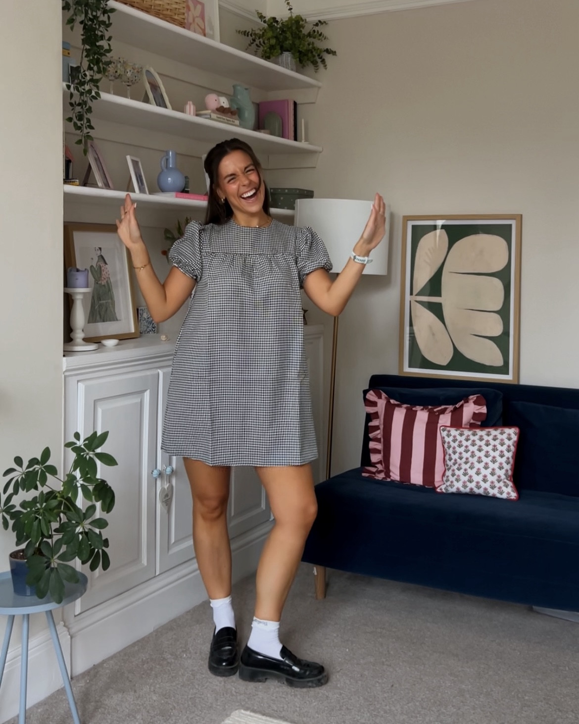 autumn but girly girl🍂

gingham smock dress, black loafers

#LTKdresses #LTKuk #LTKautumn