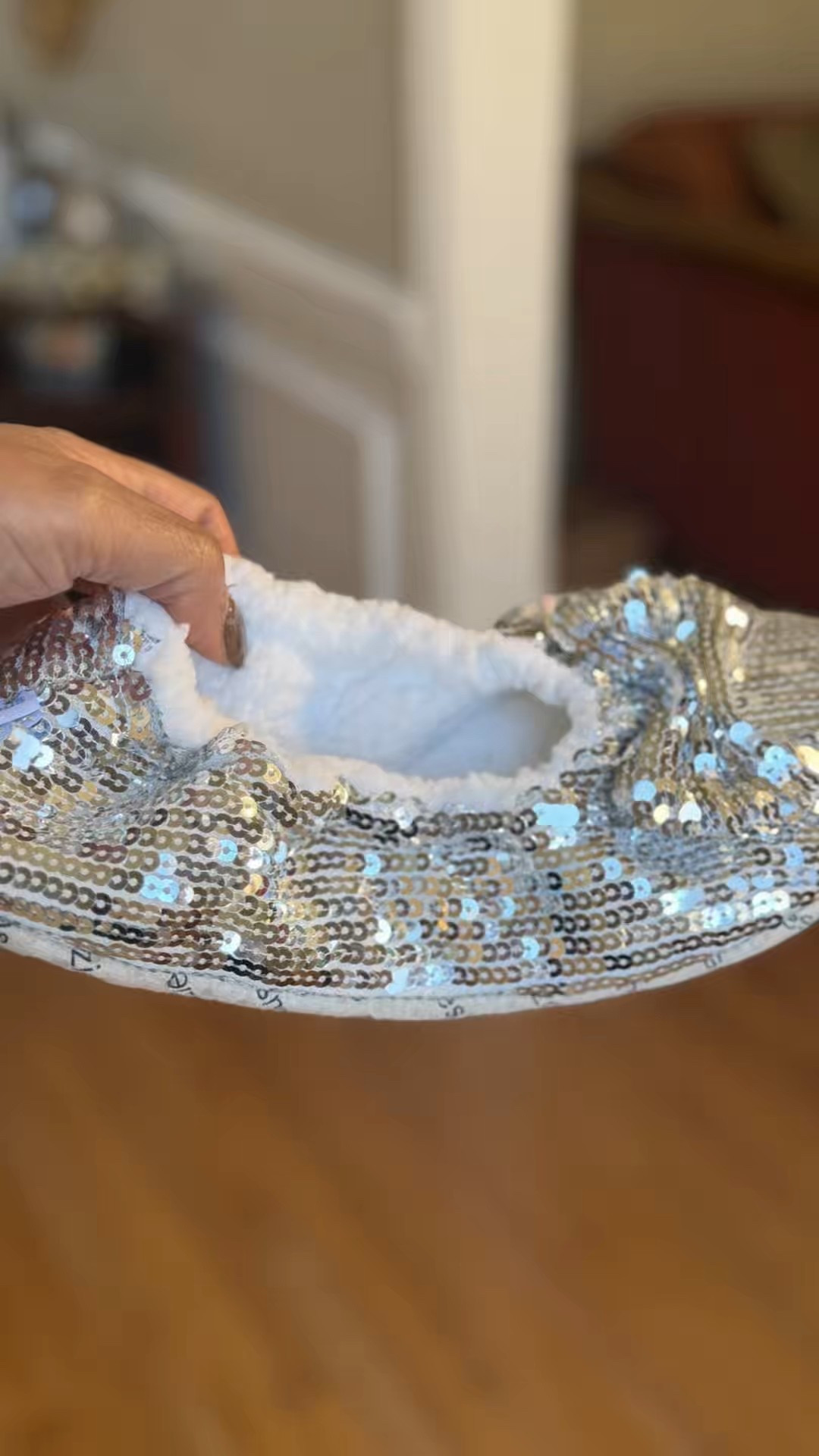 NYE at home, but make it luxury comfort ✨
These sparkly ballet flats are the perfect mix of cozy + chic—soft lining, easy slip-on fit, and just enough glam for a relaxed New Year’s Eve at home. Hosting, lounging, or midnight toast ready !

Shop this cozy-luxe must-have on my LTK.

#NYEAtHome #CozyChic #LuxuryLoungewear #BalletFlats #StayInStyle #TiffanyRichStyle

#LTKHoliday #LTKootd #LTKSeasonal
