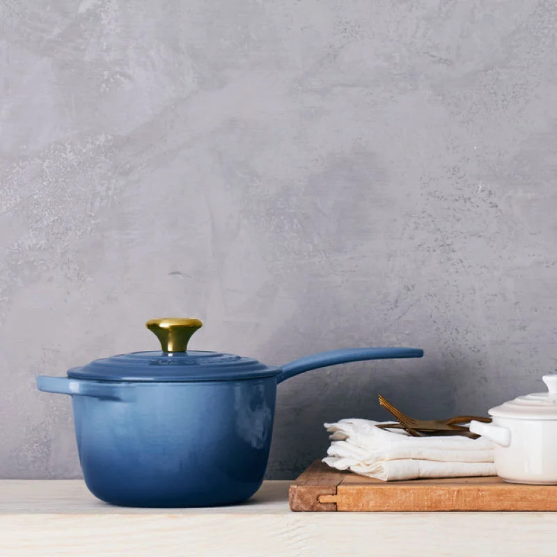 Signature Round Dutch Oven | Le Creuset