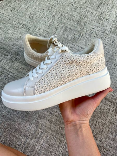 The perfect summer sneaker that's ultra comfy! Great for vacation or holiday 



Summer sneaker
Summer shoes
Vacation sneaker
Comfy sneaker 