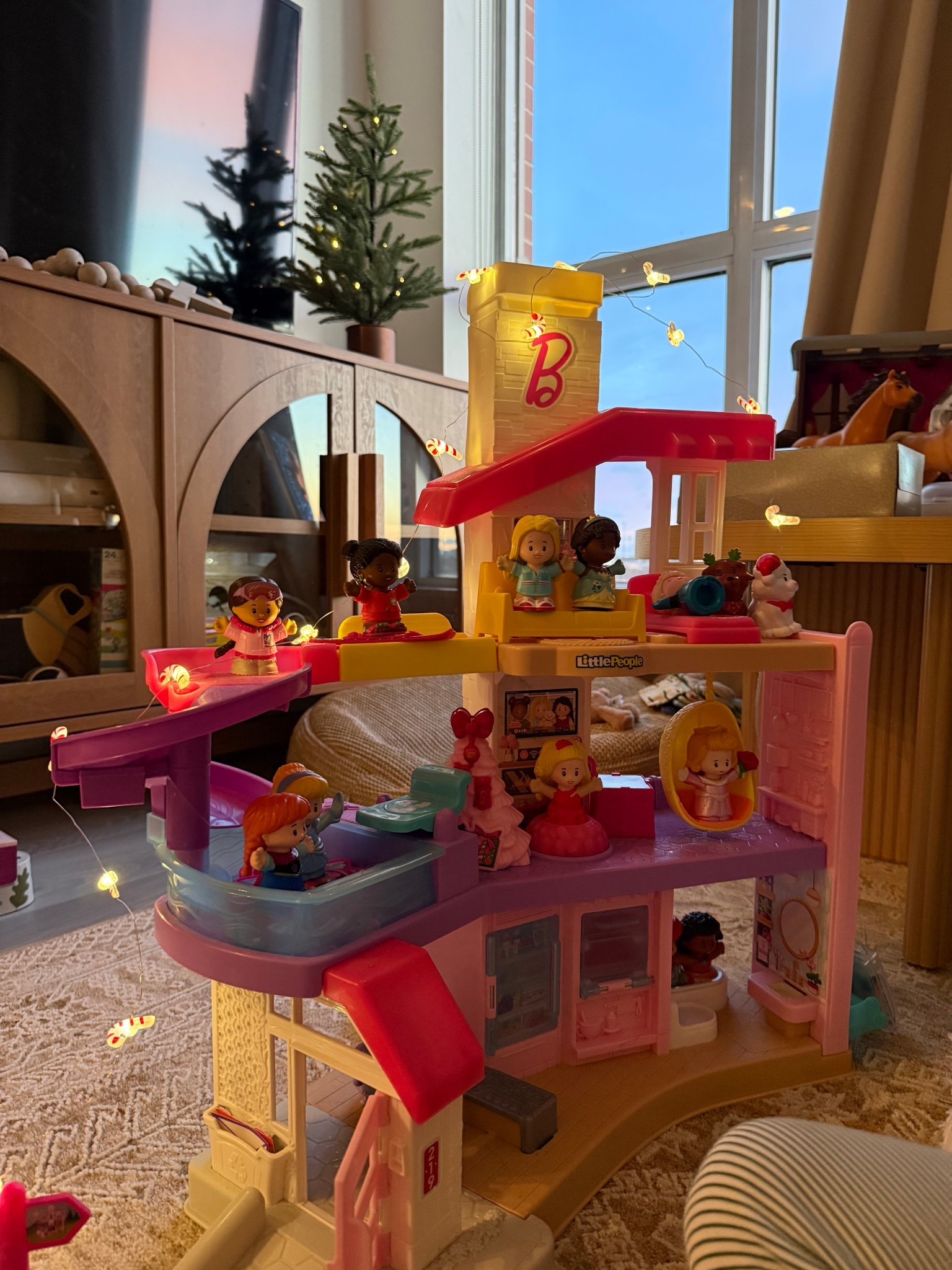 Barbie dreamhouse little people 

#LTKKids #LTKHoliday #LTKGiftGuide