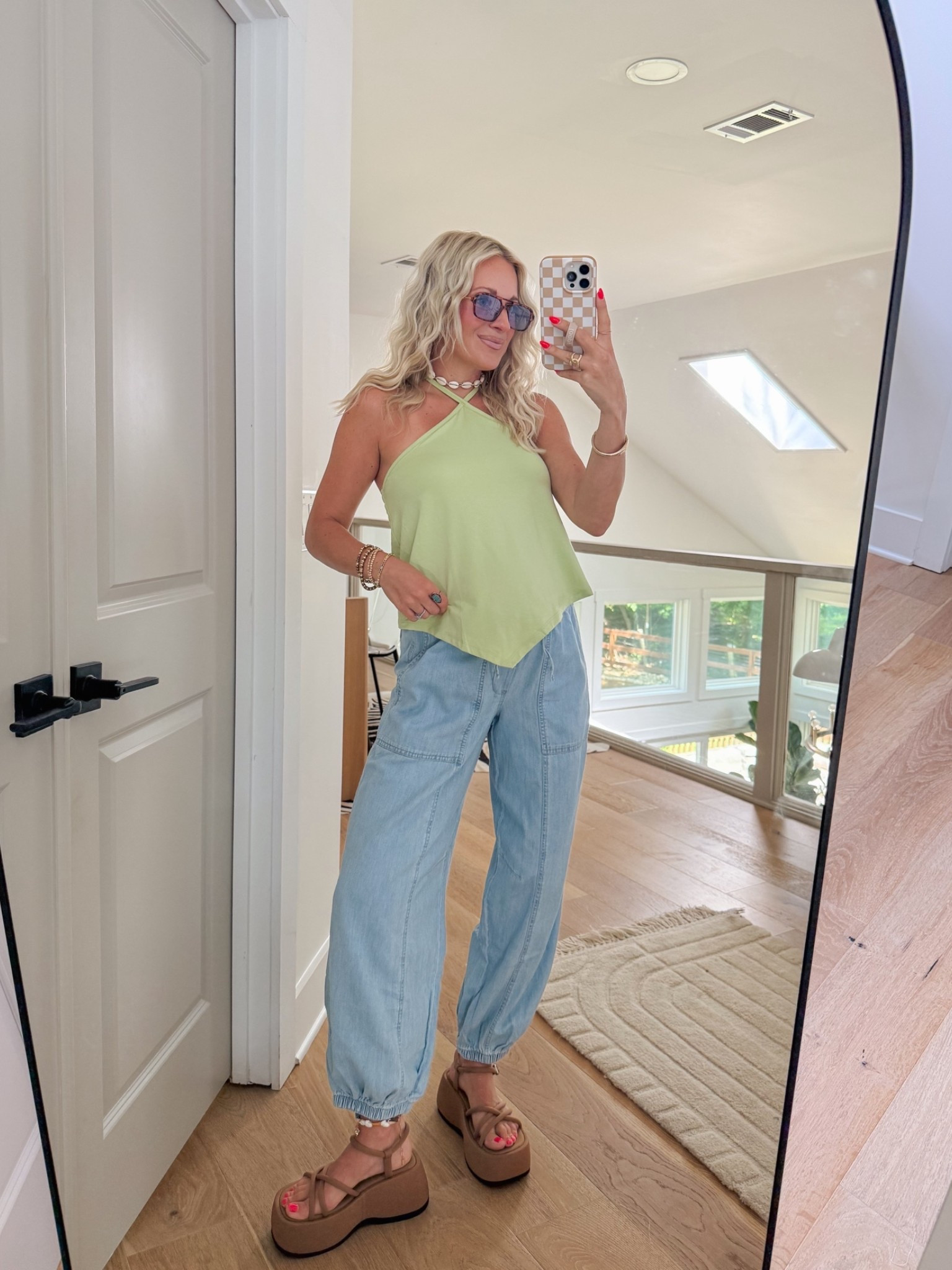 50% off sitewide at old navy right now! Wearing smalls in the top and denim!

#LTKSaleAlert #LTKSeasonal #LTKootd