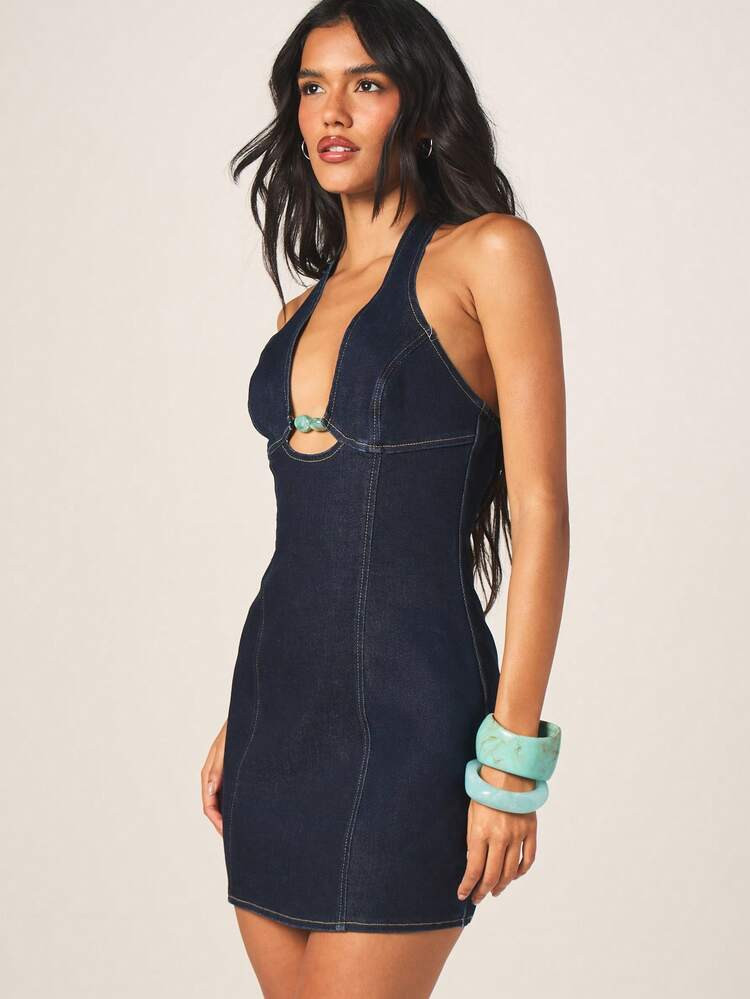 MISSGUIDED Fitted Dark Denim Mini Halter Dress With Decorative Turquoise Bead Chain Detail And Bodycon Silhouette | SHEIN