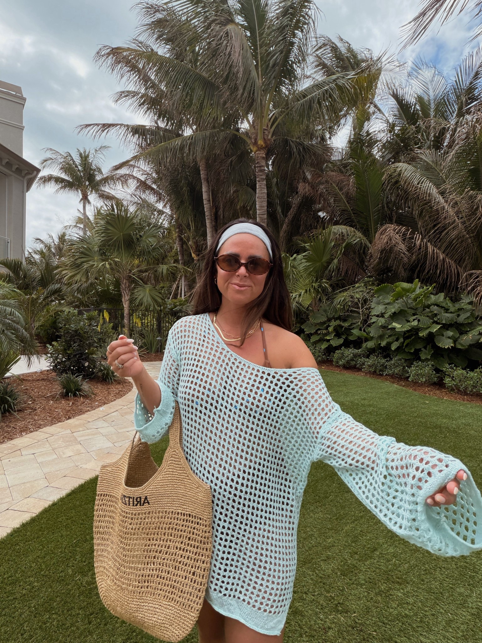 This Aritzia tote is the cutest beach bag 🥥🐚

#LTKSwim #LTKmomlife #LTKTravel