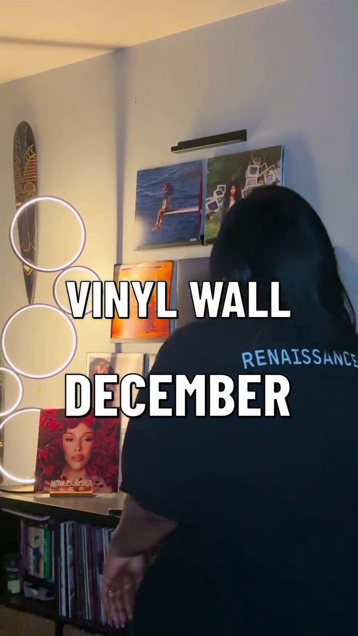 December Vinyl Wall : Christmas Edition 🎄💕

#deckthehalls #christmasmusictime #christmasvinyl #christmasdeco #deckthehalls #vinylsoundsbetter #vinyldisplay #vinylcollectors

#LTKHome #LTKGiftGuide #LTKHoliday