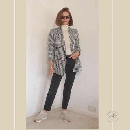 Having a houndstooth blazer in your wardrobe gives you lots of versatile and timeless fashion options.

It can easily dress up any outfit, making it a valuable piece for both professional and casual occasions.

#ltkover40 #ltkfindsunder50


