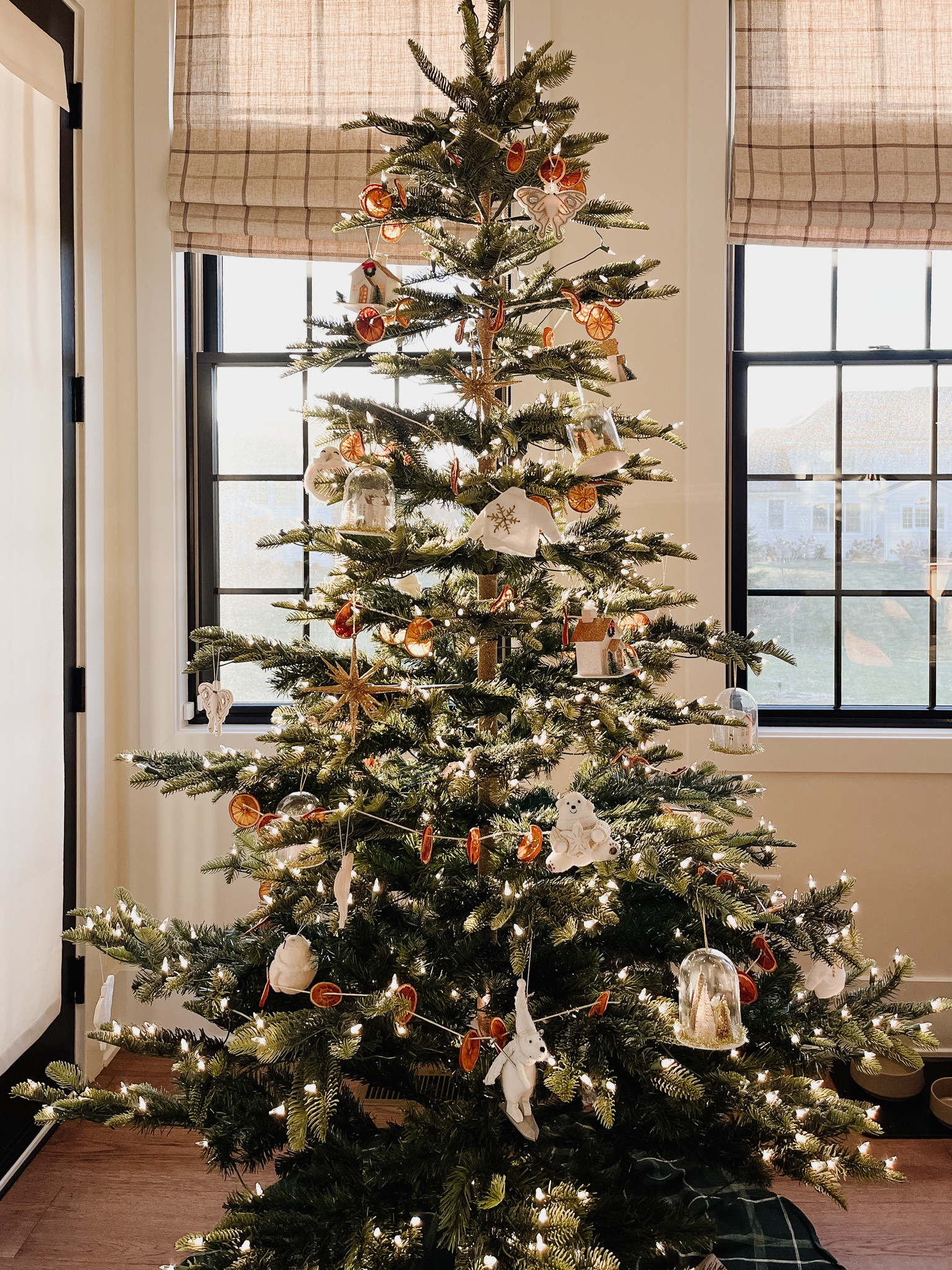 Christmas tree, ornaments, tree skirt

#LTKhome #LTKHoliday #LTKSeasonal