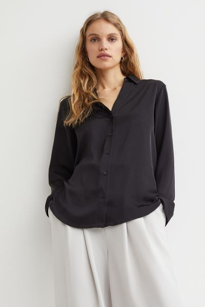 V-neck blouse | H&M (UK, MY, IN, SG, PH, TW, HK)
