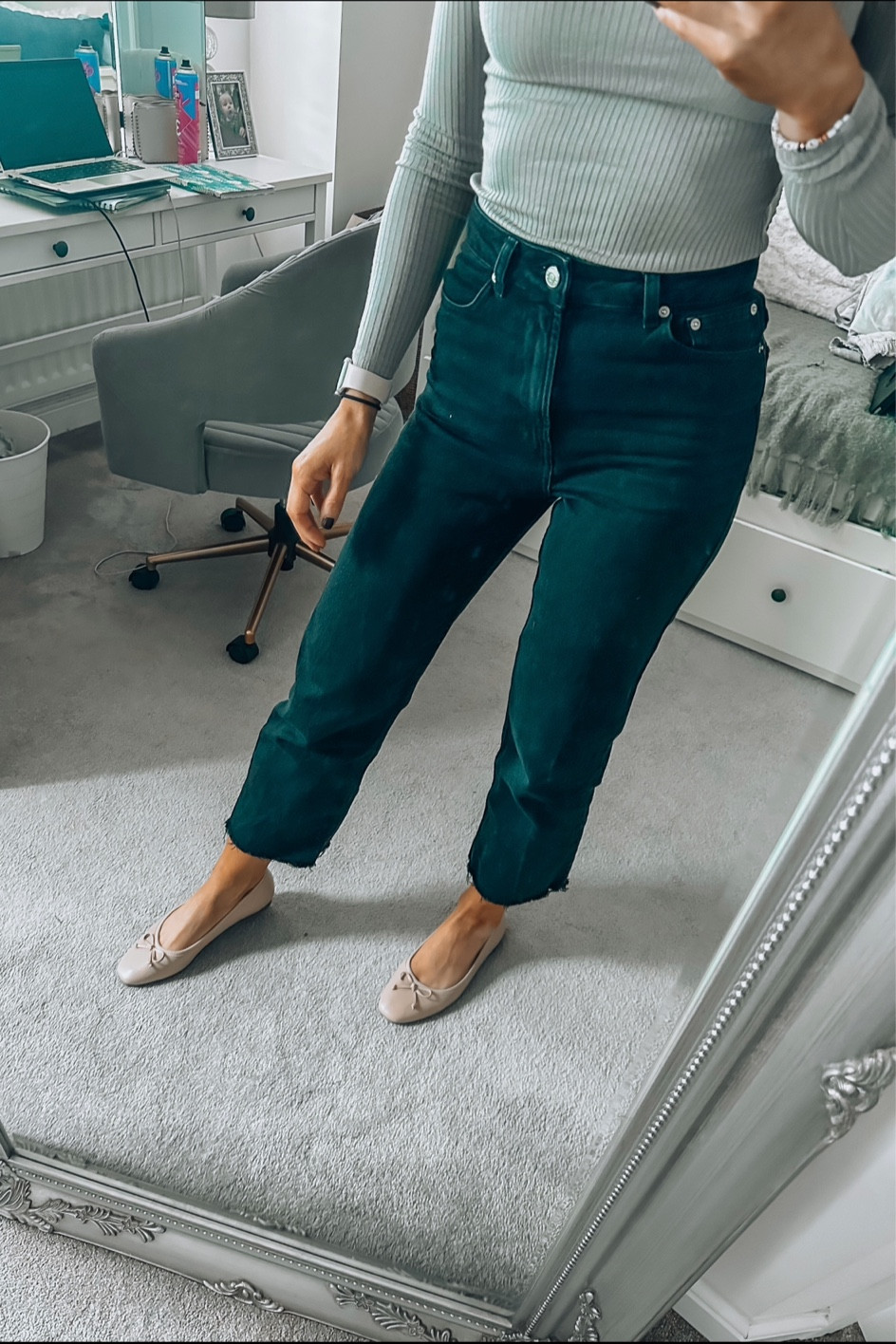 The fit of these jeans is just perfect 🖤

And I know this is contraversial, but I am 100% here for the revival of the ballet pump 

#LTKfindsunder50 #LTKstyletip #LTKSeasonal