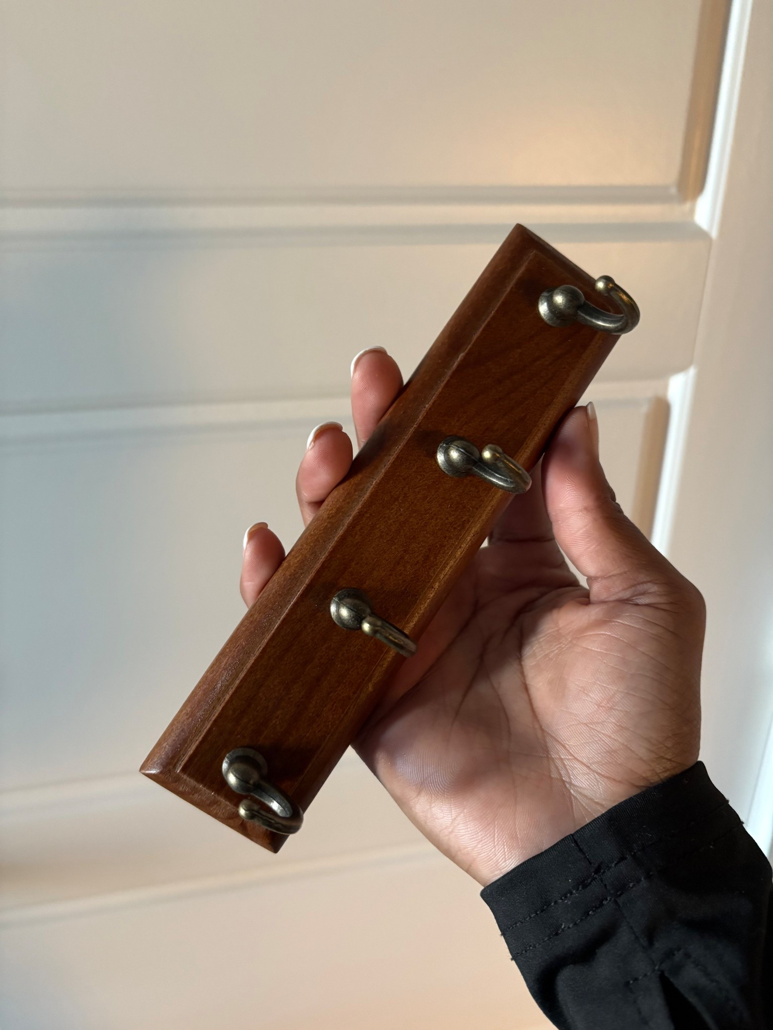 Adhesive hooks for my entryway. 
#Amazon

#LTKFindsUnder50