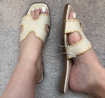 $25 Hermes sandal dupes (true to size)

#LTKShoeCrush #LTKStyleTip #LTKFindsUnder50