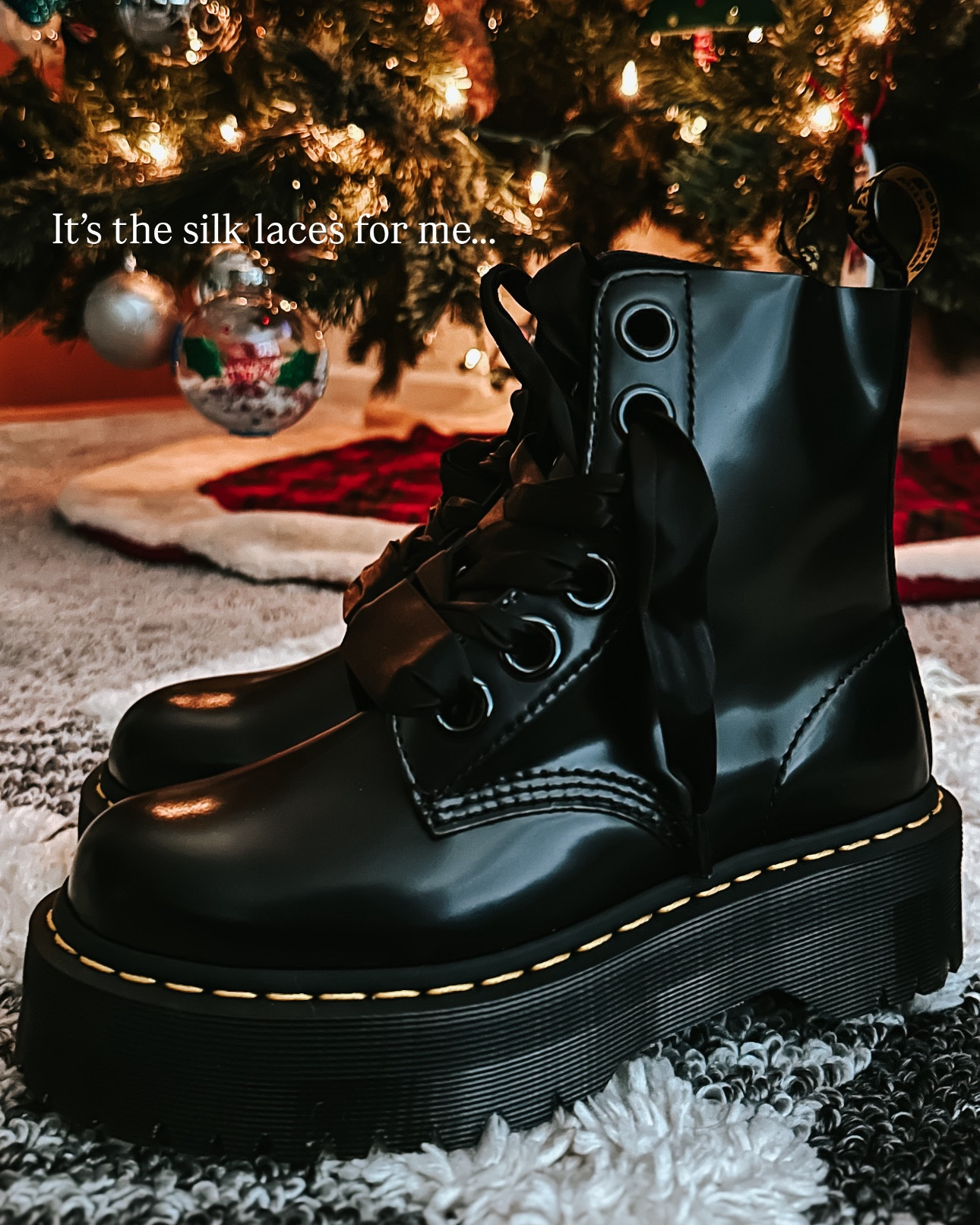 The silk laces are perfection - these run a little big. I wear 7.5/8 in other shoes, but I bought a 7 in these Dr Marten’s and they fit perfectly!
Shirt: Target (xl cut)
Pants: Hot Topic (m - old - tagged similar)
Shoes: Dr Marten’s (7 runs large)

#shoes #giftidea #drmartens #sale

#LTKSaleAlert #LTKSeasonal #LTKootd