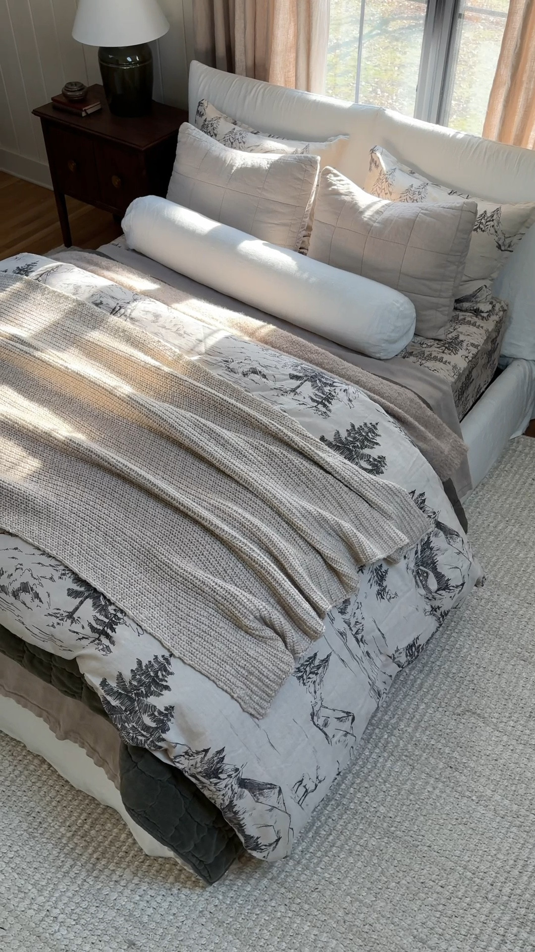 Winter bedding loading…❄️🌲😌 my winter scene sheet set is currently on sale! A few other winter scene bedding pieces like quilts and pillow covers are on sale too!

#LTKSeasonal #LTKhome #LTKVideo