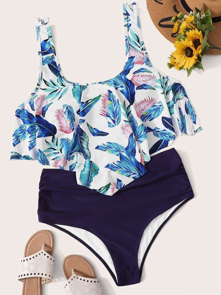 Plus Tropical Hanky Hem Top With Ruched Bikini Set | SHEIN