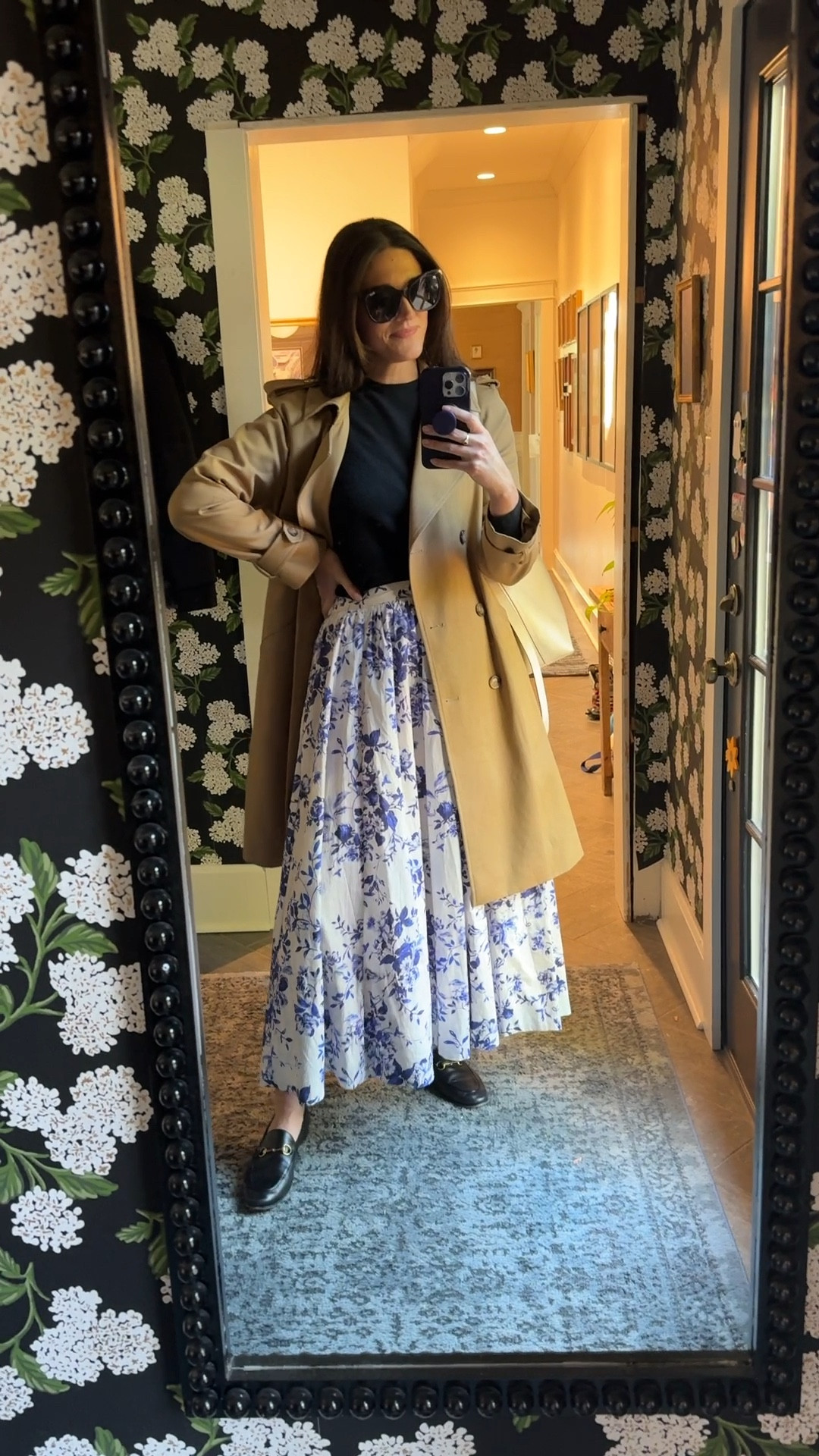 Mom’s night out: dinner and a show 🎭 This was perfect for a cozy/casual night out. Size down on the skirt, FYI 😉

#LTKSeasonal #LTKover40 #LTKVideo