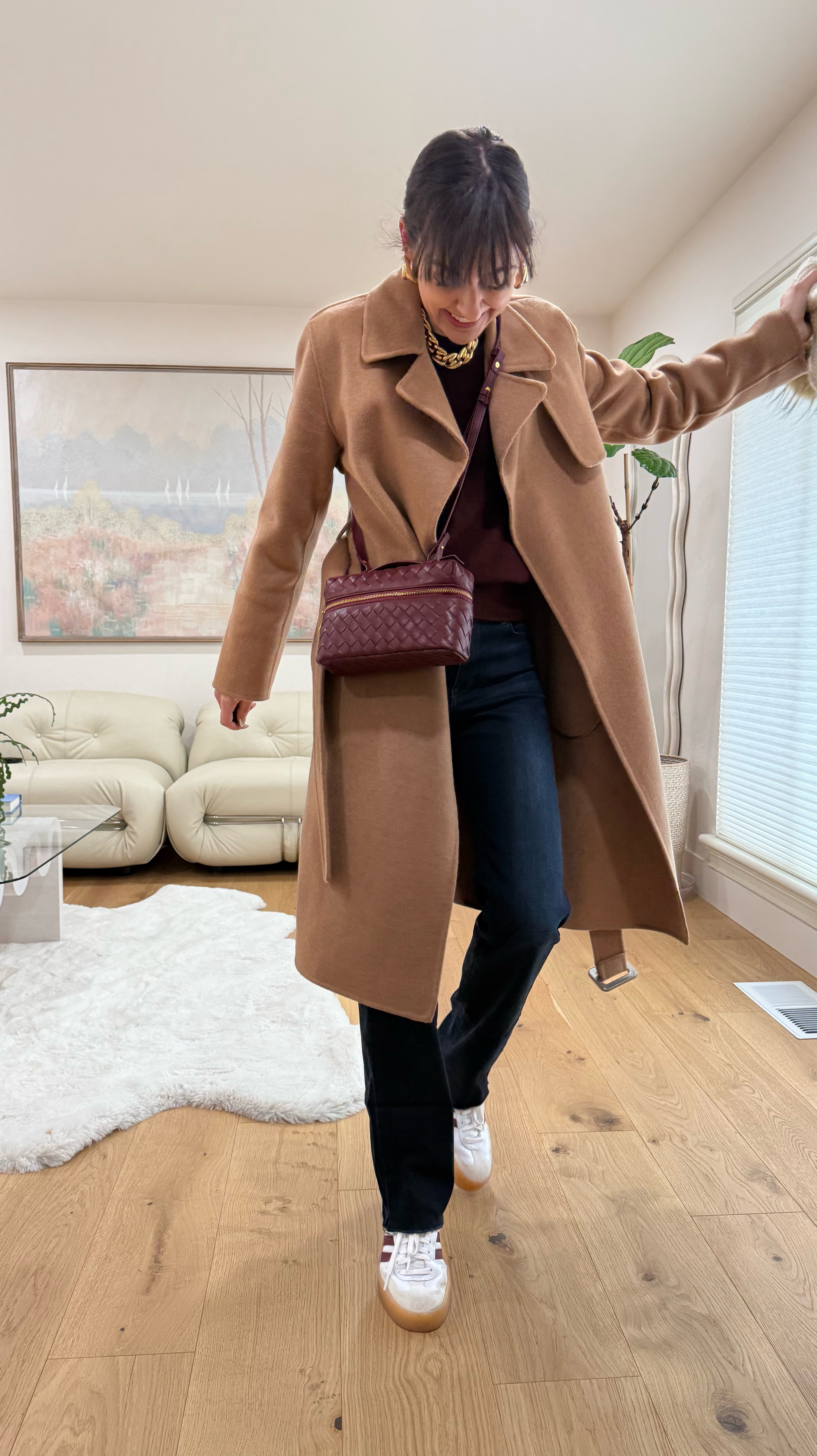 Holy Chic Haute mama look of the day- jeans that you can wear with socks and sneakers 