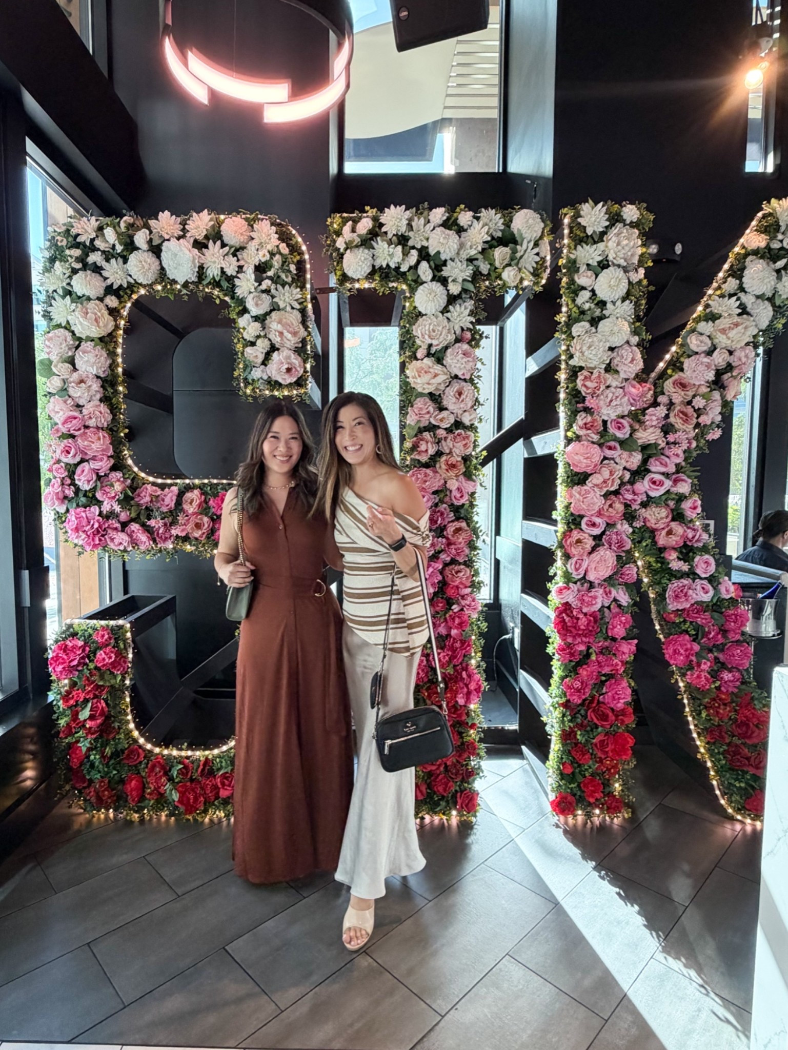 Girls night outfit to STK!

Brown dress: Medium