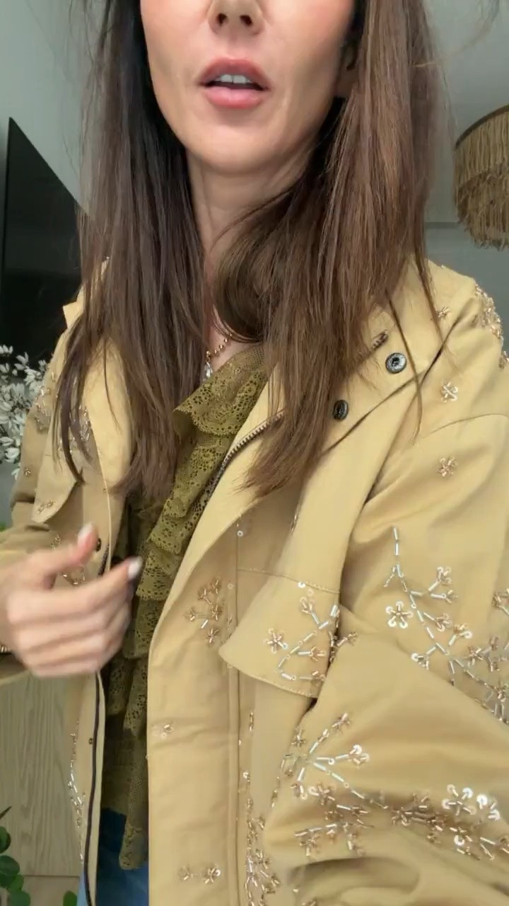 This jacket is such a fun fall layer. The warm yellow color adds the perfect pop to a simple denim outfit, and the details make it feel more special than your everyday jacket.

yellow jacket, fall jacket, denim outfit, fall layering piece, statement jacket, casual fall style, transitional outfit, women’s fall fashion, everyday jacket, fall wardrobe, annabrstyle

#LTKootd #LTKSeasonal #LTKOver40