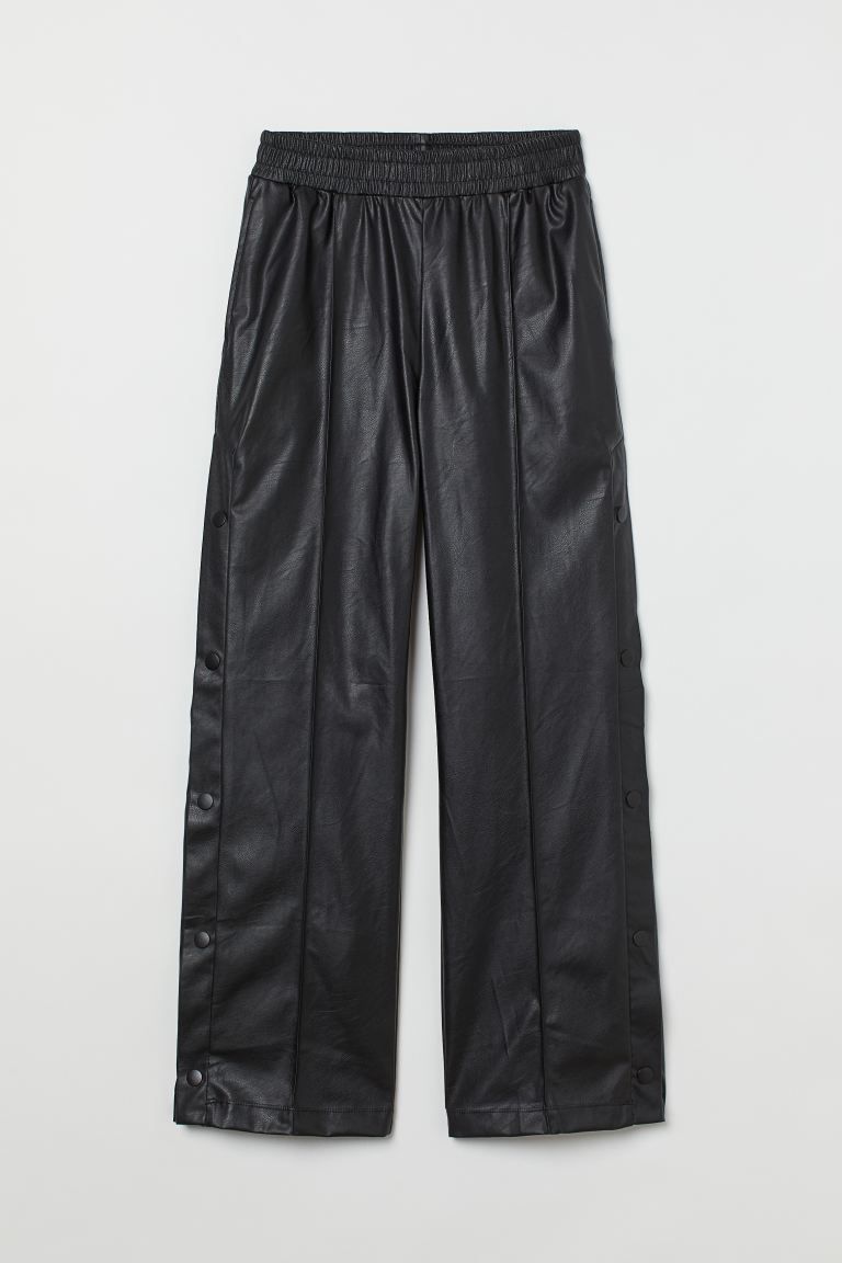 Weite Hose aus Lederimitat | H&M (DE, AT, CH, DK, NL, NO, FI)