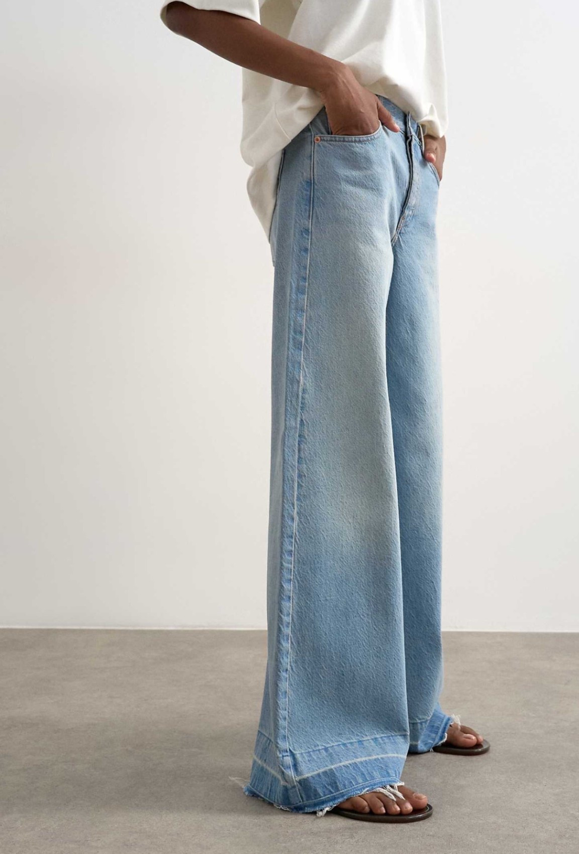 How LUSH do these jeans look!!! I might have to get they’re so gorg 

#LTKeurope #LTKspring #LTKjeans