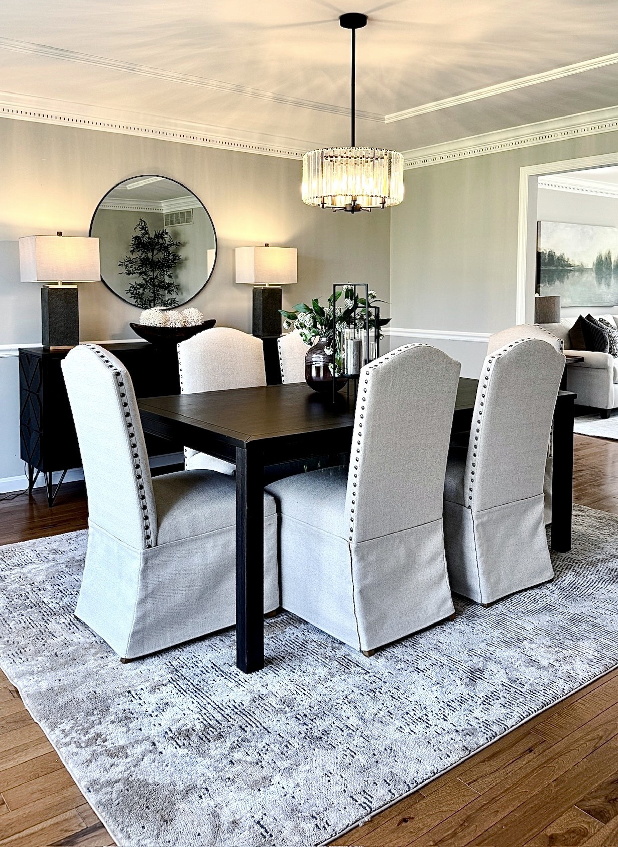 This is the dining room everyone is asking for right now🤍
Classic, elevated, and everything linked to recreate it.

#LTKHome #LTKSeasonal #LTKSaleAlert