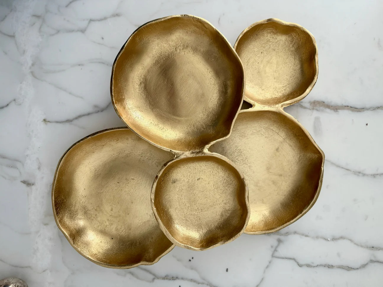5 Cluster Serving Tray Gold & White | The Style Edit Collective