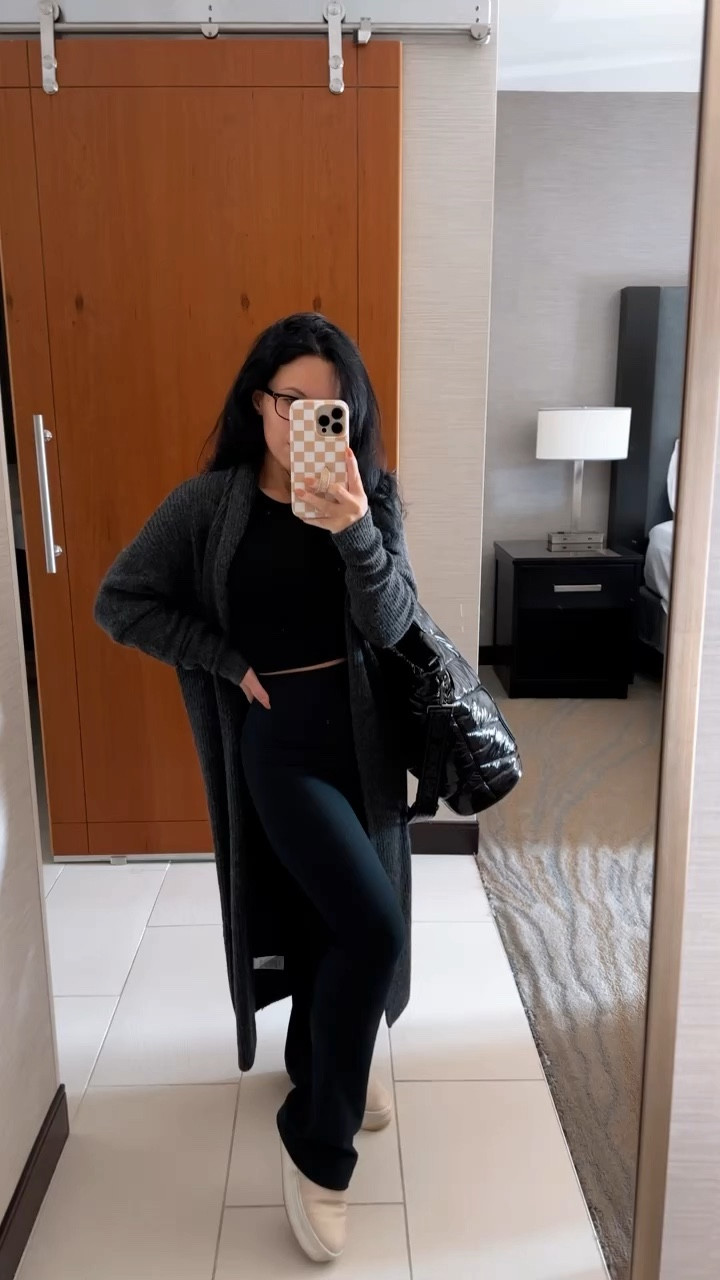 Comfy and cozy Fall airport style


#LTKSeasonal #LTKstyletip #LTKtravel
