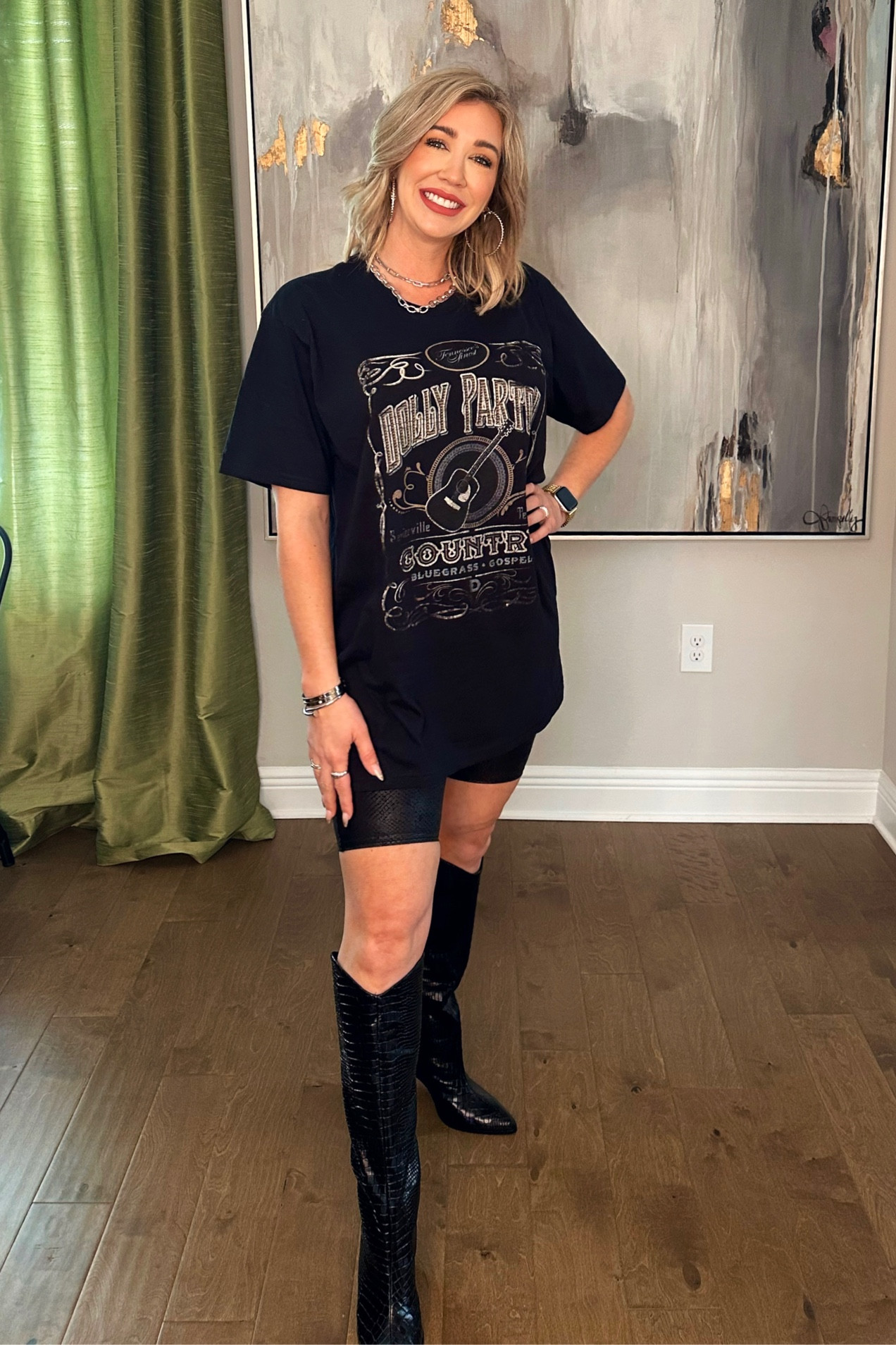 What I’m packing to take to Nashville on a girls weekend trip. 

Wearing an XL in this men’s shirt 
Medium in shorts 