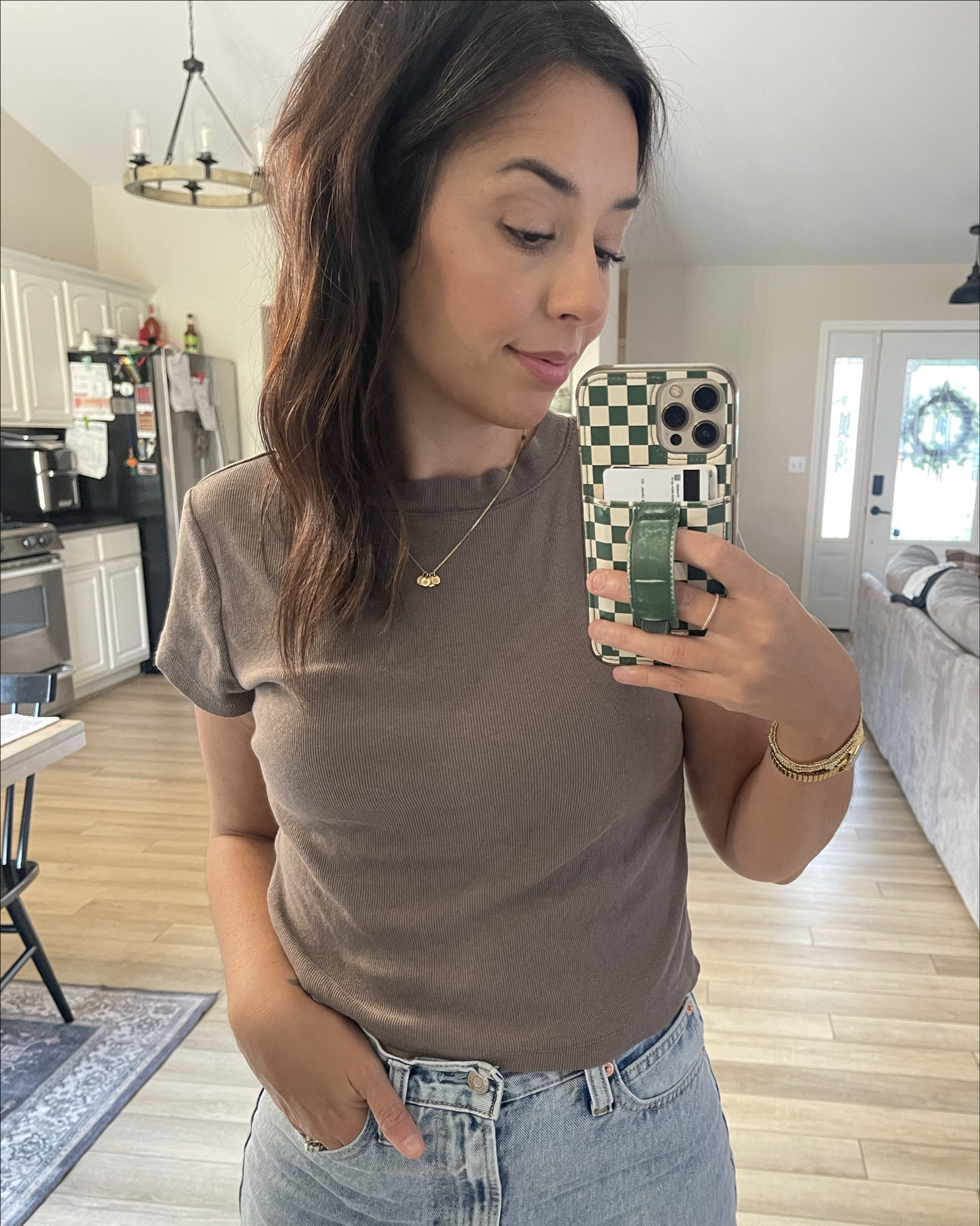 Target wasn’t playing games with this ribbed tee! It is chefs kiss! I also have it in black and white-they are just as good! Linking them all here! 

@target 
@gap
@amazon

#ootd #easyoutfit #affordableoutfitinspo #momstyle #mom #target #game #amazon #outfitinspo 

#LTKFindsUnder50 #LTKautumn #LTKStyleTip