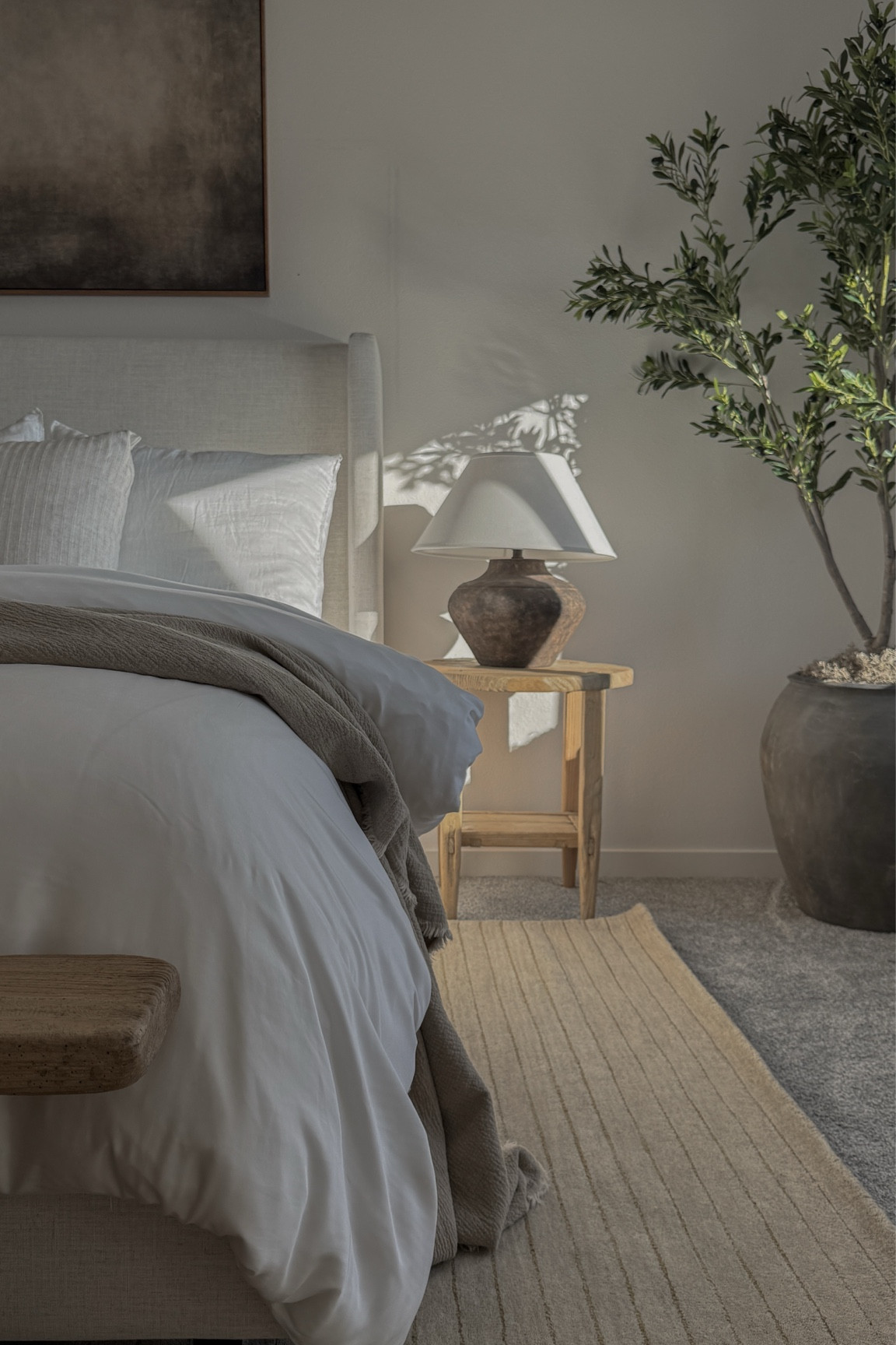  My bedroom is finally coming together, and I couldn’t be happier with how it looks! My
best-selling upholstered bed, favorite earthy lamp, and this gorgeous neutral Loloi rug are the
perfect combo for a neutral earthy look!

@Wayfair #wayfair #wayfairpartner

 