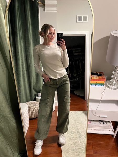 These cargo pants 🤌🏼 wearing a size small 💚

#LTKMostLoved #LTKstyletip