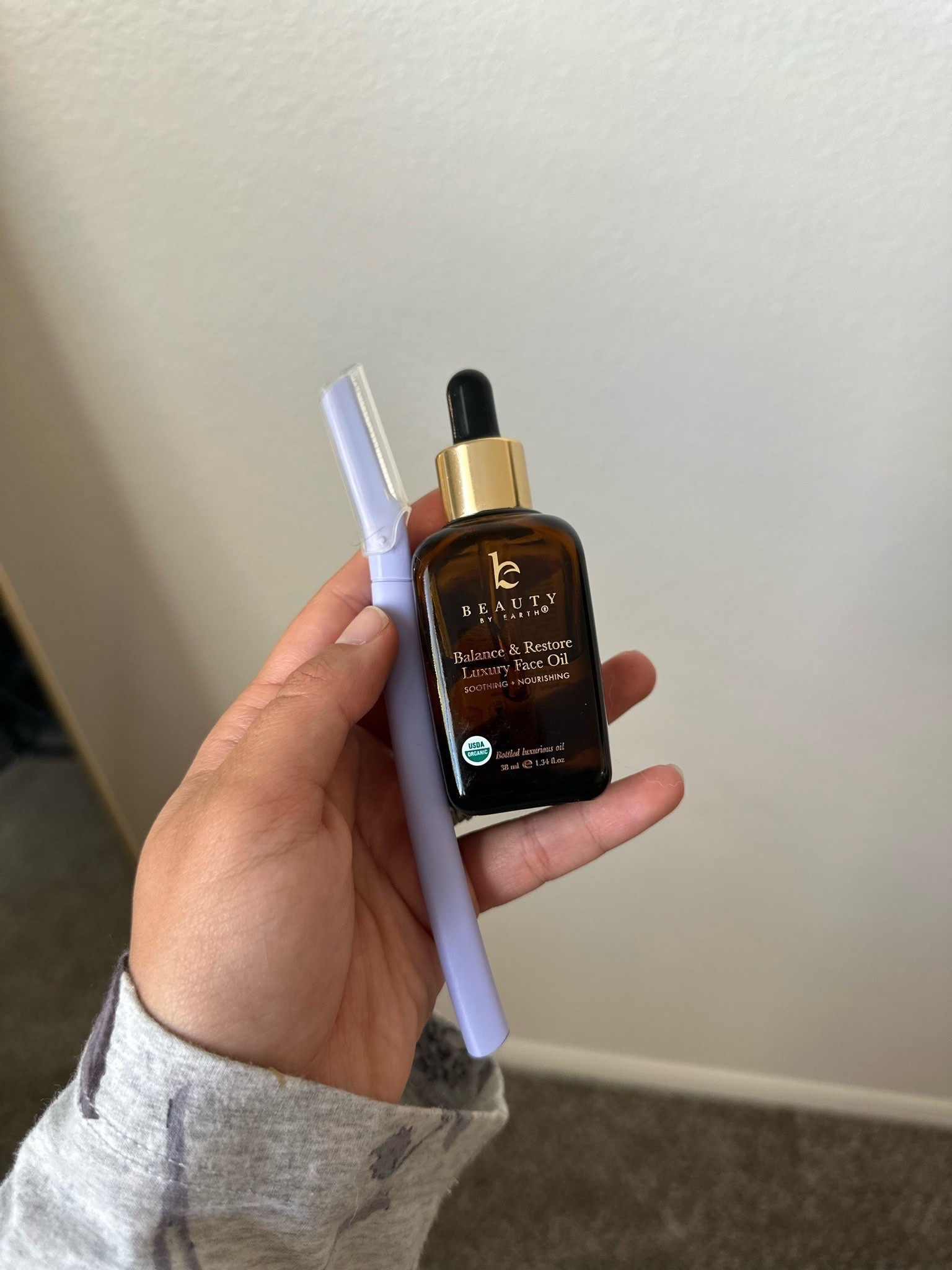 These two products remove all the peach fuzz helping your skin absorb moisturizers, oils, and creams more effectively. Plus your makeup applies smoother and looks much better!

// Peach fuzz removal, smooth skin, glowing skin, facial hair removal, soft skin, skincare routine, at-home skincare

#LTKBeauty #LTKSaleAlert