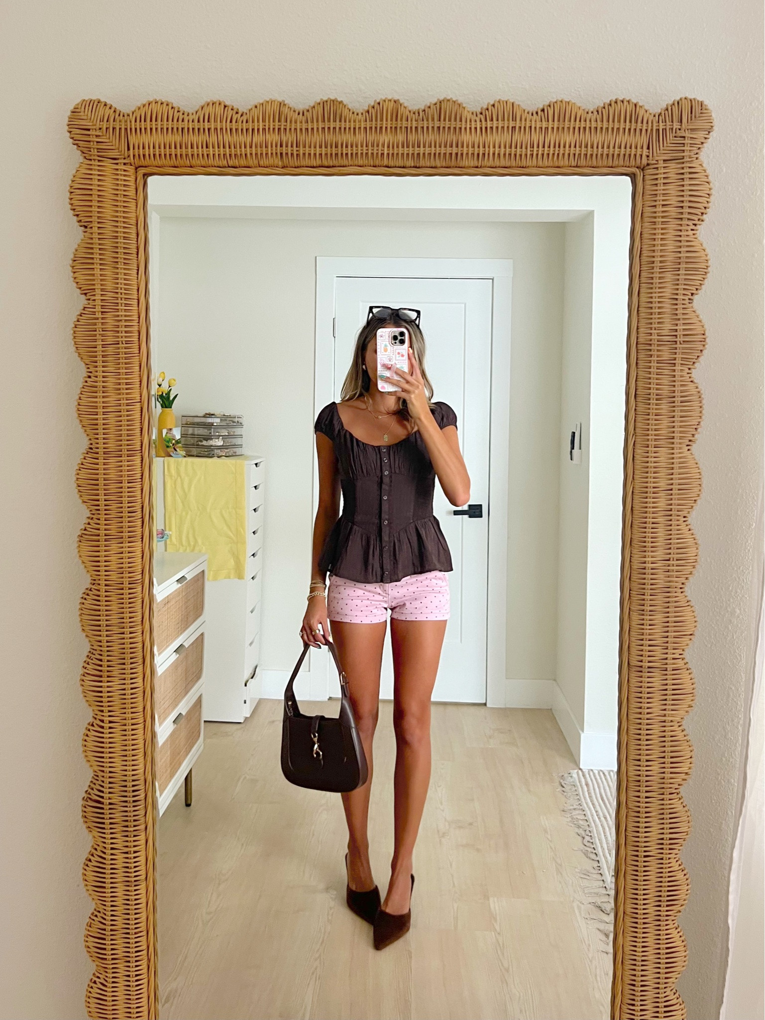 Fall transition outfit from Hollister 25-40% off sale. Use code HCOMCKENZIE for an extra 15% off. XS top 00 regular bottoms 💕

#LTKootd