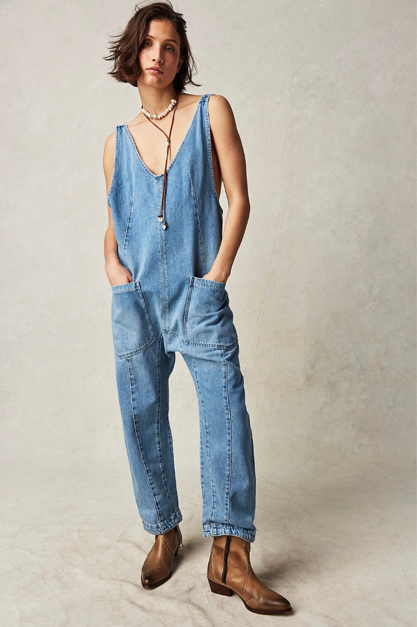 The BEST free people overalls. True to size. Absolutely obsessed.