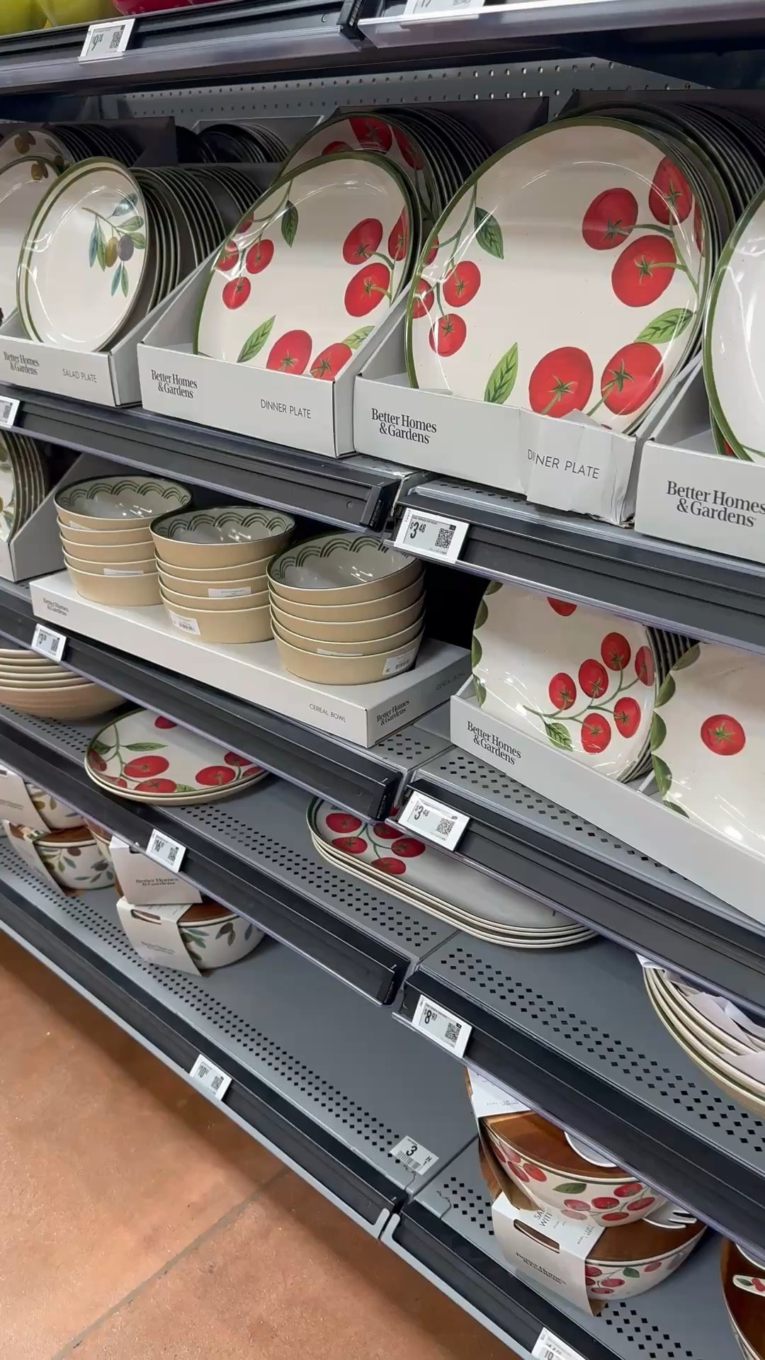 Melamine dinnerware for outdoor home entertaining, patio decor, tabletop 

#LTKSeasonal #LTKHome #LTKdayinmylife