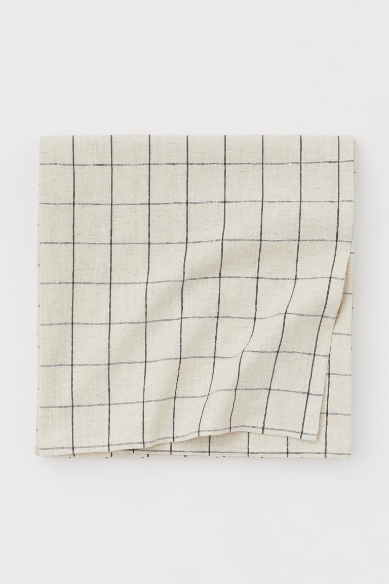 Tablecloth in a patterned cotton and linen blend. The cotton content of the tablecloth is organic... | H&M (UK, MY, IN, SG, PH, TW, HK)